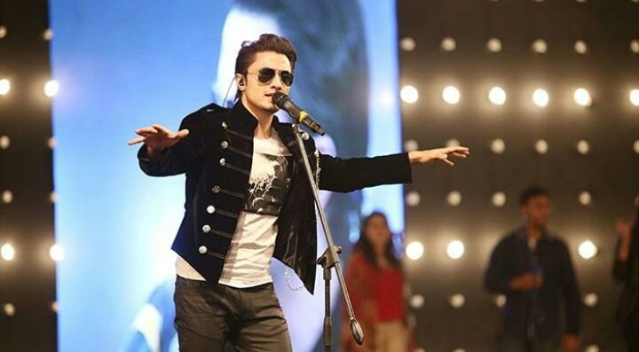SyedMaazMustafa's tweet photo. Bhai ap k hazir honay ak waqt aa gya hai @AliZafarsays 
#psl6anthem https://t.co/WQwICVHRAB