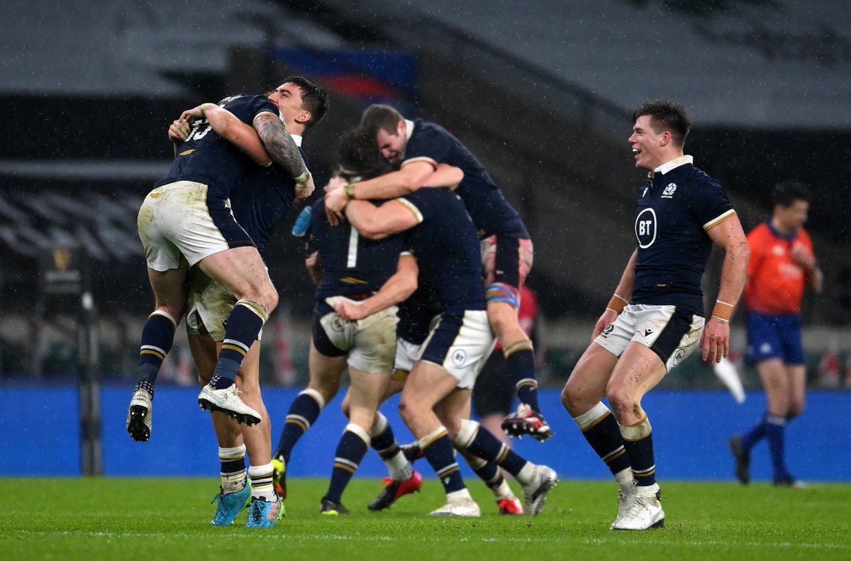 BBCSportScot's tweet photo. This is what a win at Twickenham looks like 😍👇 https://t.co/IdJwuWi7Bn