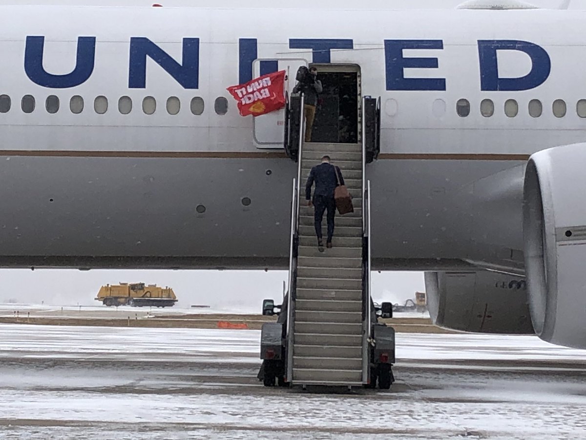 Fly_KansasCity's tweet photo. The @Chiefs are all loaded up on @United aircraft! Crews removed snow from runway &amp; deicing now. Safety! Off to the Super Bowl! #Chiefs #SBLV #SuperBowl #ChiefsKingdom #RunItBack https://t.co/YHUlppYmBO