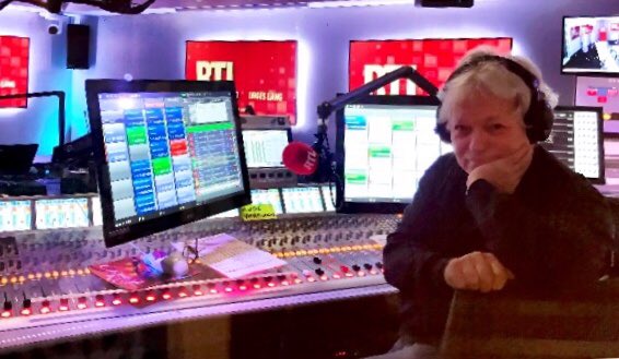 GeorgesLangRTL's tweet photo. Saturday night curfew, don’t worry, things will change at 11 pm.
À 23h #LaCollectionRTL avec une douzaine de #ClassicRocks : #VanHalen #GeorgeThorogood #CannedHeat #TheWho #JethroTull #BloodSweatAndTears #Chicago #SpencerDavisGroup #CSNY #Eagles #Heart #America https://t.co/4KVIYT4HSx