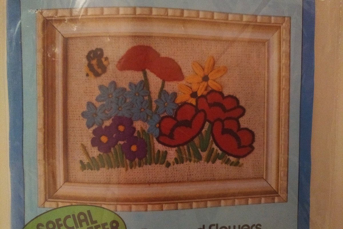 JustStitchery's tweet photo. BEGINNER KIT: Bees and Flowers - Valiant Mini-Quicks Stitchery - Vintage Stitchery Kit https://t.co/1fiWIAnGUQ #crossstitch #countedcrossstitch #needlepoint #crossstitchkit #needlepointkit #beginnerkit #childrensdecor #bees #flowers https://t.co/j8fNmqE99T