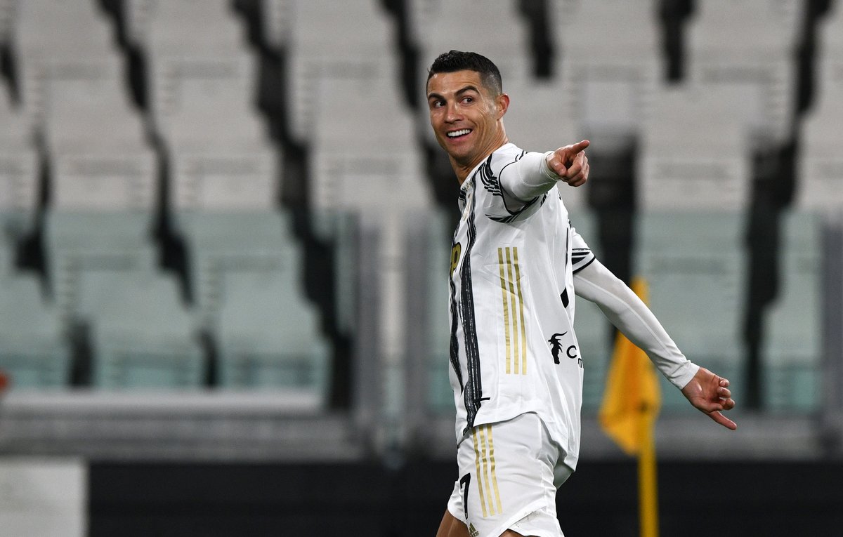 ChampionsLeague's tweet photo. 1⃣6⃣ goals in 17 Serie A games this season for Cristiano Ronaldo.

#UCL https://t.co/8aHj9V6k5L