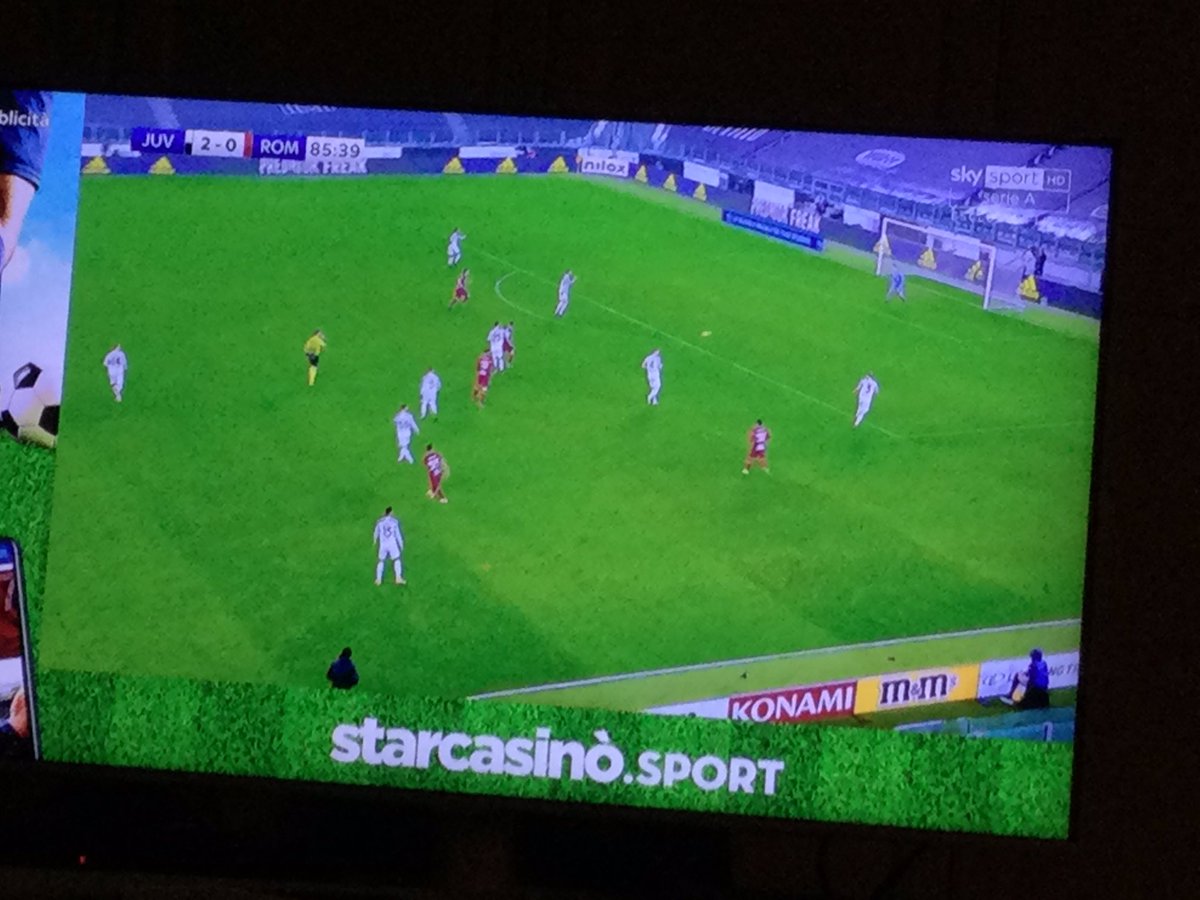 stefanopa's tweet photo. #Romacalcio bella partita con la #Juventus ma #Paulolopez non dà sicurezza alla difesa e si vede https://t.co/GnSgrHaFwD