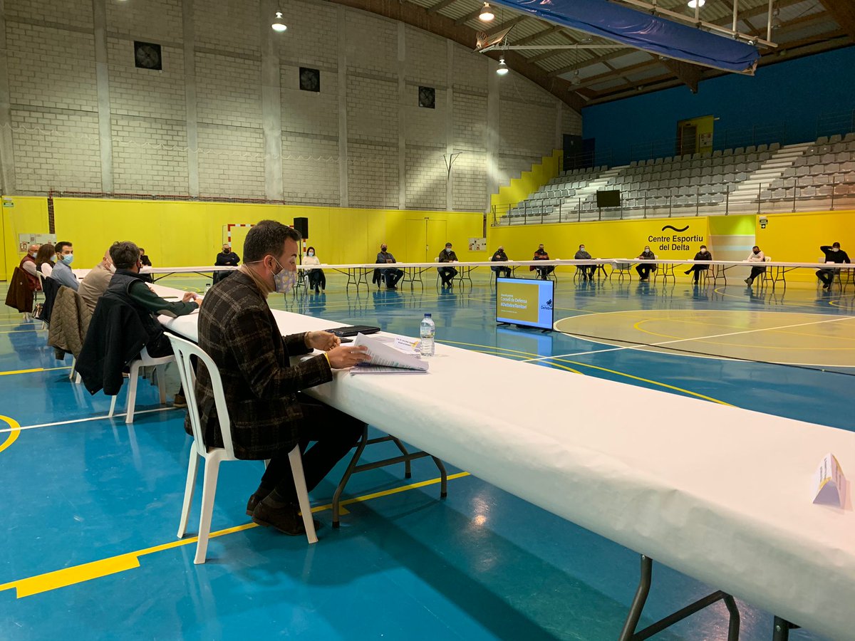 lluis_soler's tweet photo. 📋Per això, des de l’@ajdeltebre facilitarem les al•legacions a la ciutadania per tal de mostrar el rebuig a una proposta que implica el retrocés de la línia de costa, afectant fins a 300 propietats de #Deltebre i bona part del nucli de #Riumar. https://t.co/mws7qNDrX7