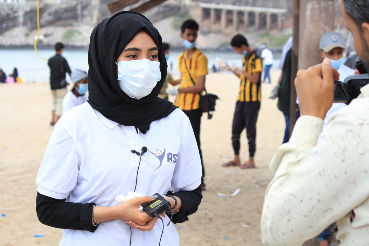 YASDnetwork's tweet photo. We launched Clean &amp; Safe Aden beach cleanup campaign today
برعاية الهيئة العامة لحماية البيئة م/عدن دشنت شبكة الشباب المناصر للتنمية المستدامة الحملة البيئية (عدن نظيفة وآمنة .. عدن تستاهل). @IYCM @ammar82 
#yasdnetwork #beachcleanup #saynotoplastic #youth4climate #youth4nature https://t.co/JXqxHSTMny