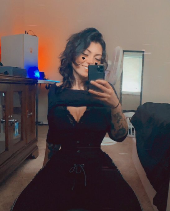 Having me a little fun this morning, video games &amp; such 😘  Check bio for link https://t.co/wsfzGG8uq