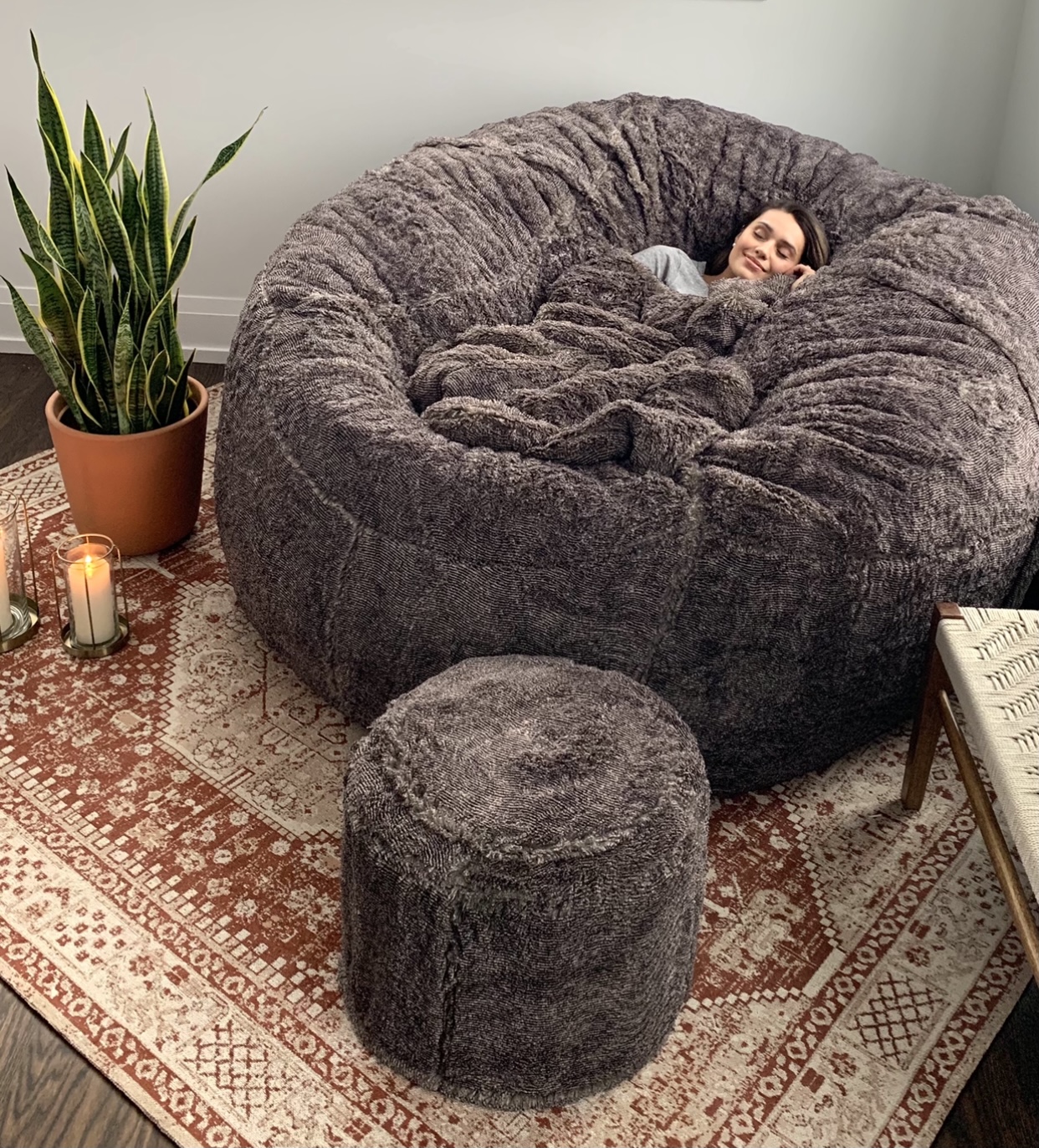 Share 144+ giant bean bag bed lovesac esthdonghoadian