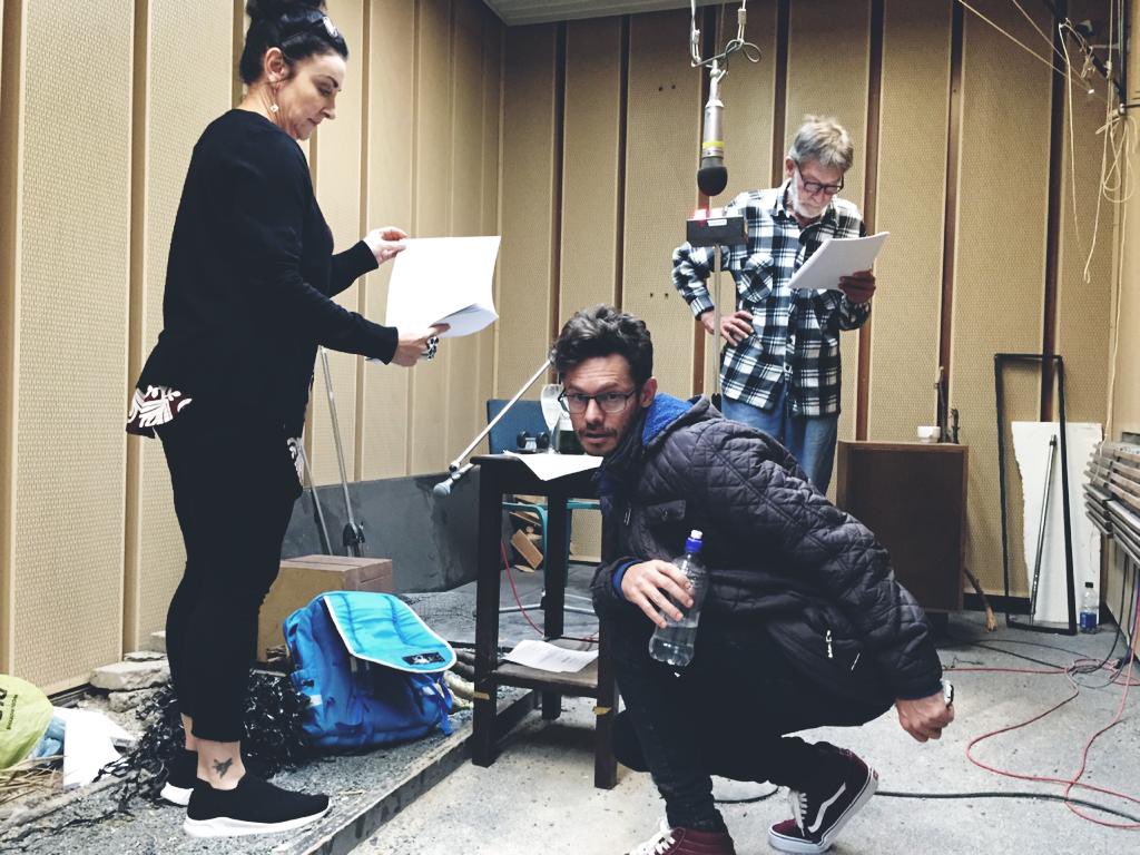 DJ Waterbottel in Radio Drama aksie!!! O ja, en luister na Goue Koors op <a href="/zarsg/">RSG 100-104FM</a> Doen dit, doenit, dooooeeeennnnniiiitttt! <a href="/rsgjacobs/">Renske Jacobs</a> @Heidi_Mollentze <a href="/kobusburger/">Kobus Burger</a>