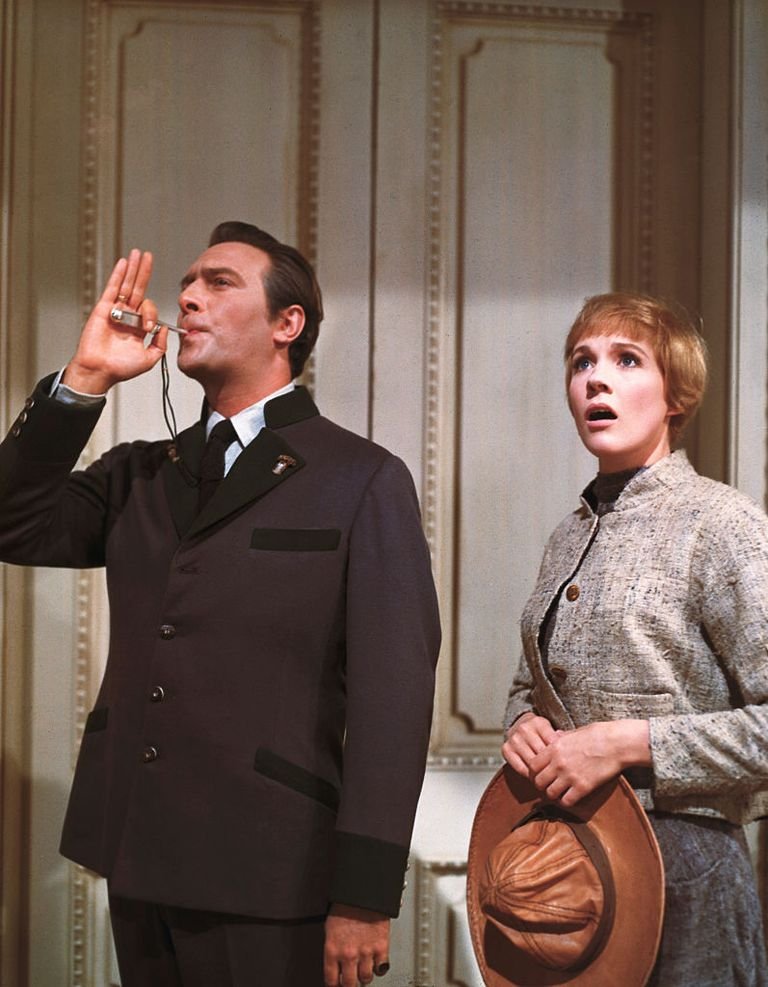 DiegoFerroAct's tweet photo. Así se despedía #JulieAndrews de #CristopherPlummer «El mundo ha perdido hoy a un actor consumado y yo he perdido a un querido amigo. Atesoro los recuerdos de nuestro trabajo juntos y todo el humor y la diversión que compartimos a lo largo de los años». 🖤 #SonrisasYLagrimas https://t.co/mOy5z8l6Uq