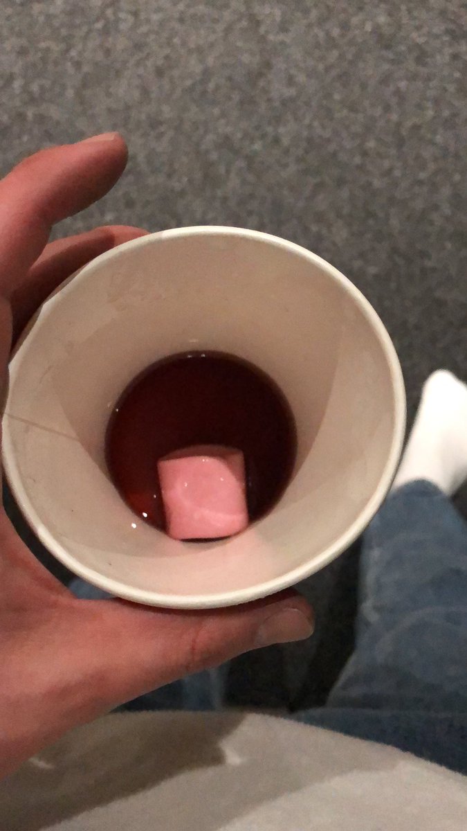 AhonenJerkku's tweet photo. one cup one life🤫 #koht #lentää https://t.co/32qURCKcSn
