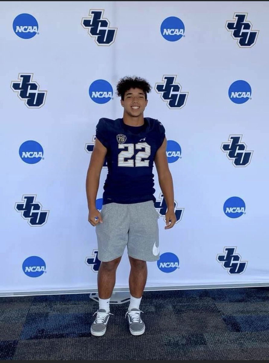 cdglsn's tweet photo. These next 4 years about to be crazy @CoachCopeJCU @RickFinotti  #bluestreaks #menofcarroll https://t.co/xQCqJ9EQOK