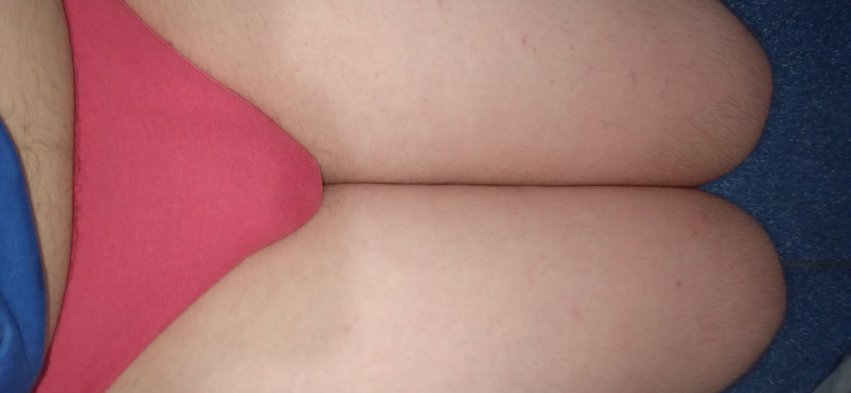UTrapitoU's tweet photo. Hola me acabo de bañar y me coloque esta tanga muy bonita se la saque a mi madre sin que se diera cuenta soy una traviesa #femboy #trapito #bi #sumisa #sissy #putita #perra eso bye 🥵🔥😈🤭 https://t.co/ywXHtSM3P6