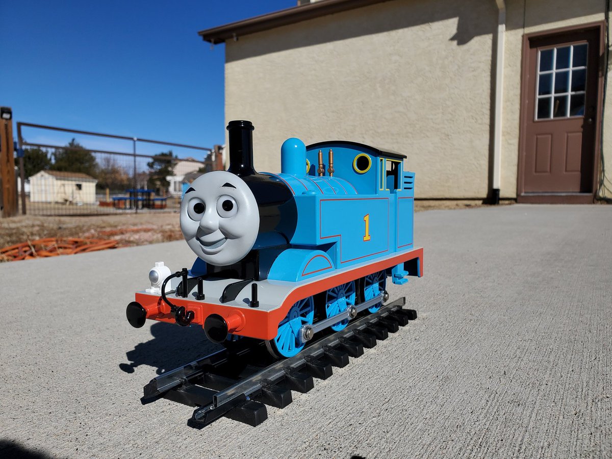 Did an outside photo session with my g scale Bachmann Thomas models #TwitterModelTrainShow