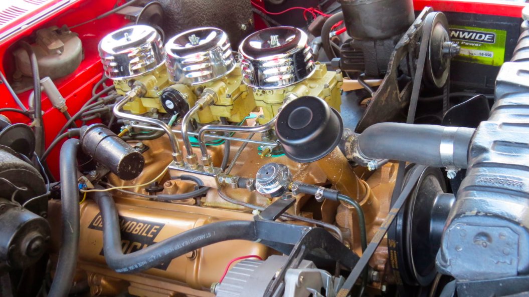 mecum's tweet photo. Rolling with the Golden Rocket V-8 engine.

More info &amp; photos: https://t.co/BzYjEe1wZV

#Oldsmobile #Super88 #MecumGlendale #Mecum #MecumAuctions #WhereTheCarsAre https://t.co/GHMO0d5vvY