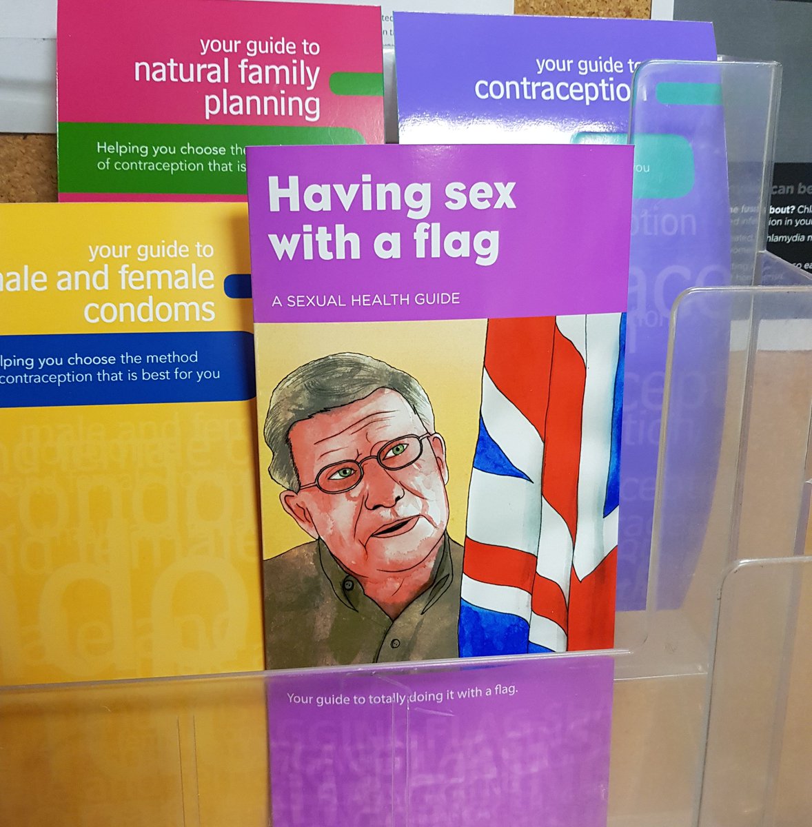 Not really my type of thing but I try not to kink shame people who are into  flags. 🏴\udb40\udc67\udb40\udc62\udb40\udc65\udb40\udc6e\udb40\udc67\udb40\udc7f🇬🇧💦, image size:1178x1200