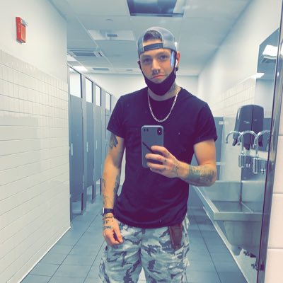 Mason_215's tweet photo. #NewProfilePic https://t.co/g5zU2lgSJn