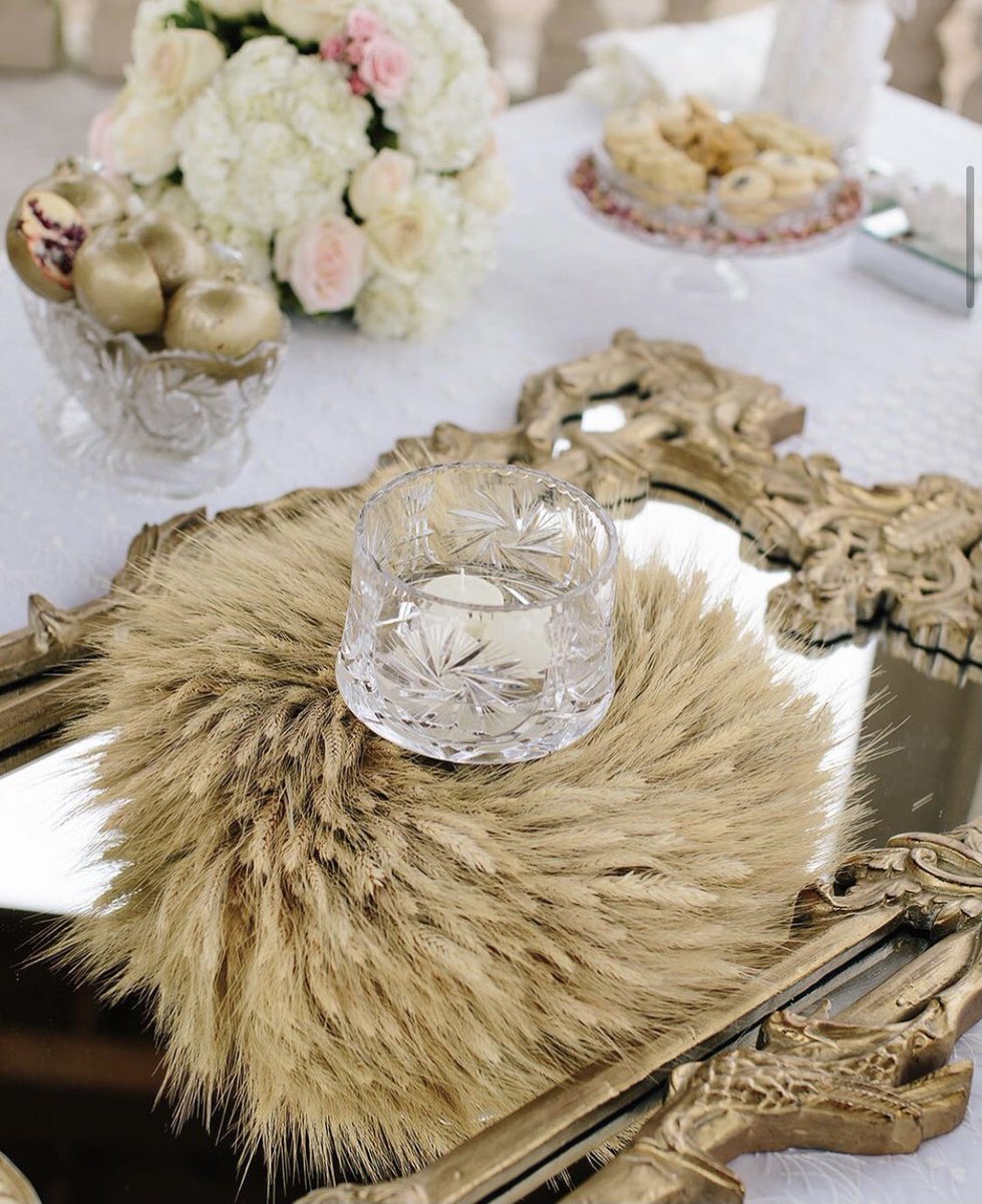 Love this elegant decor for a Sofreh Aghd ceremony at the Lakeside Gazebo🤍
Visit our website (link in bio) or call us at (905)-584-6868 for information on how you can host your upcoming event with us! 
Via @samasofrehagh on IG
#torontoevents #wedluxetoronto #torontoweddingvenue