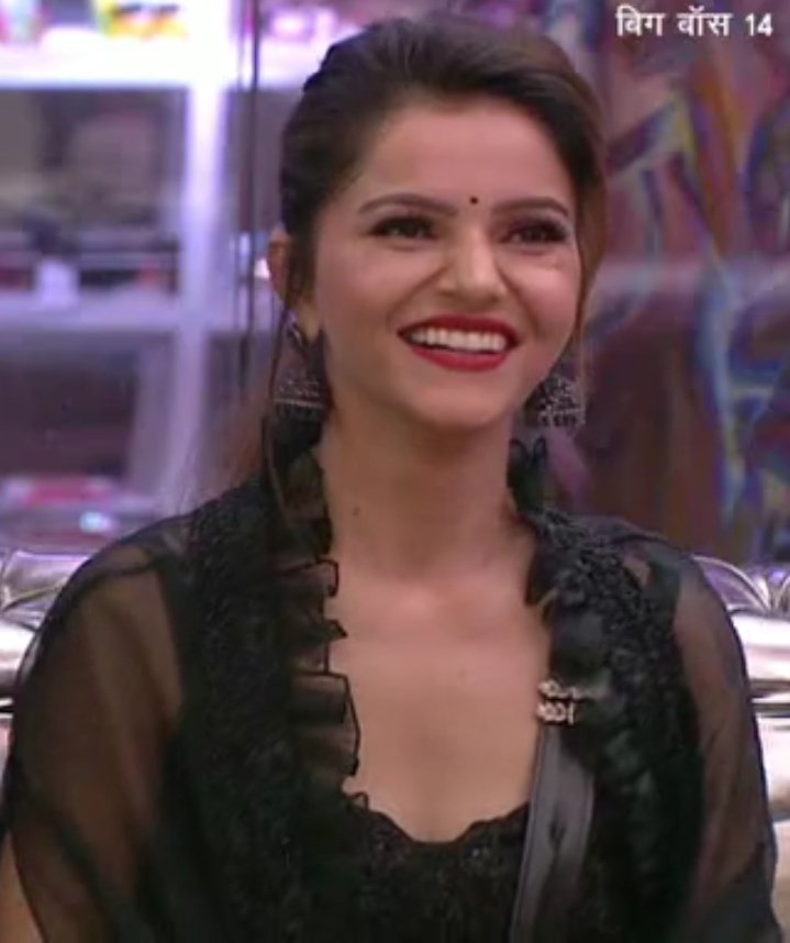 RubiHoliccs's tweet photo. You are the one which makes black look more hot

DESERVING WINNER RUBINA https://t.co/f7bdyWDRhW