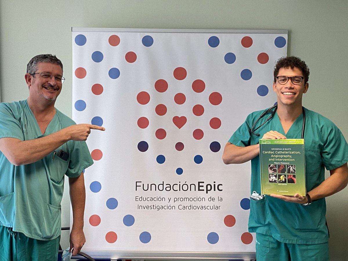 fundacionepic's tweet photo. Maybe Winter is coming, pero sí que viene una nueva edición de #ForoGames
Entrega de premios al ganador de la 1ª Ed-OCT, @jcecharte, y a los #leones del equipo ganador, @PaulaMSuarez @CarlosMinguito (y a @JaviiBorrego, cuando vuelva)
@nuria_quesada2 @lydiarocap @AbbottCardio https://t.co/cNhdp3zVvd