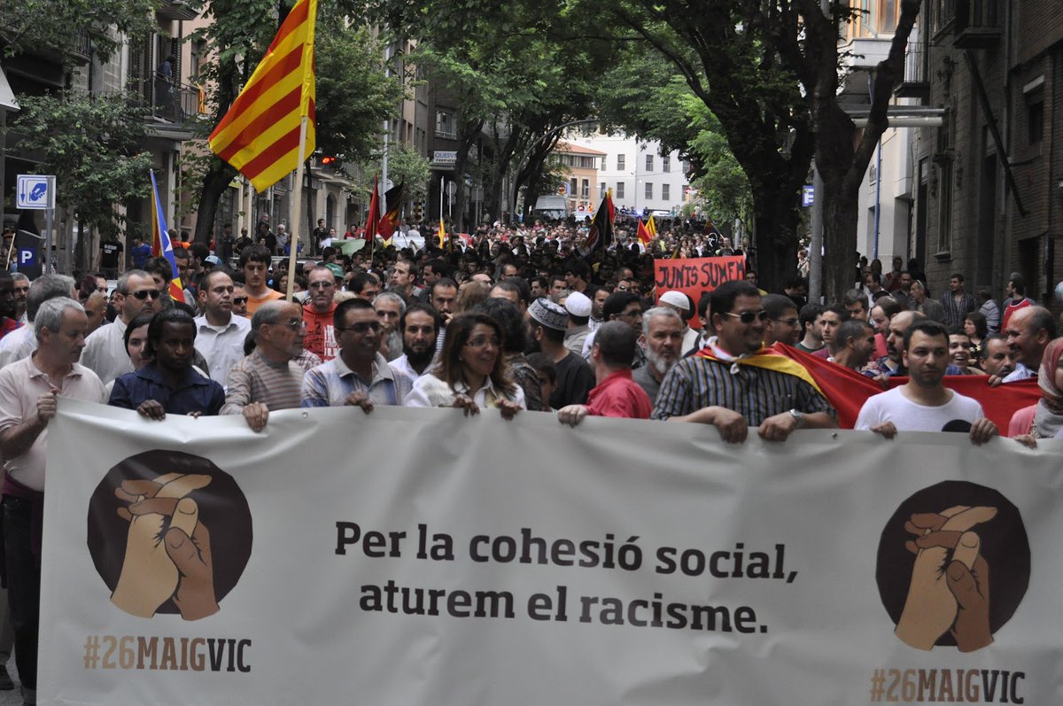 Marc_Bav's tweet photo. De 26 Maig 2012 a 6 Febrer 2021. 10 anys de lluita antifeixista aconseguint el carrer Guillem Agulló i expulsant PXC de l'Ajuntament. Gràcies a molta gent anònima que sempre s'ha aplegat sota una consigna: unides contra el feixisme. Gràcies a la gent, avui ho hem tornat a fer! https://t.co/tUpz3aAhgN