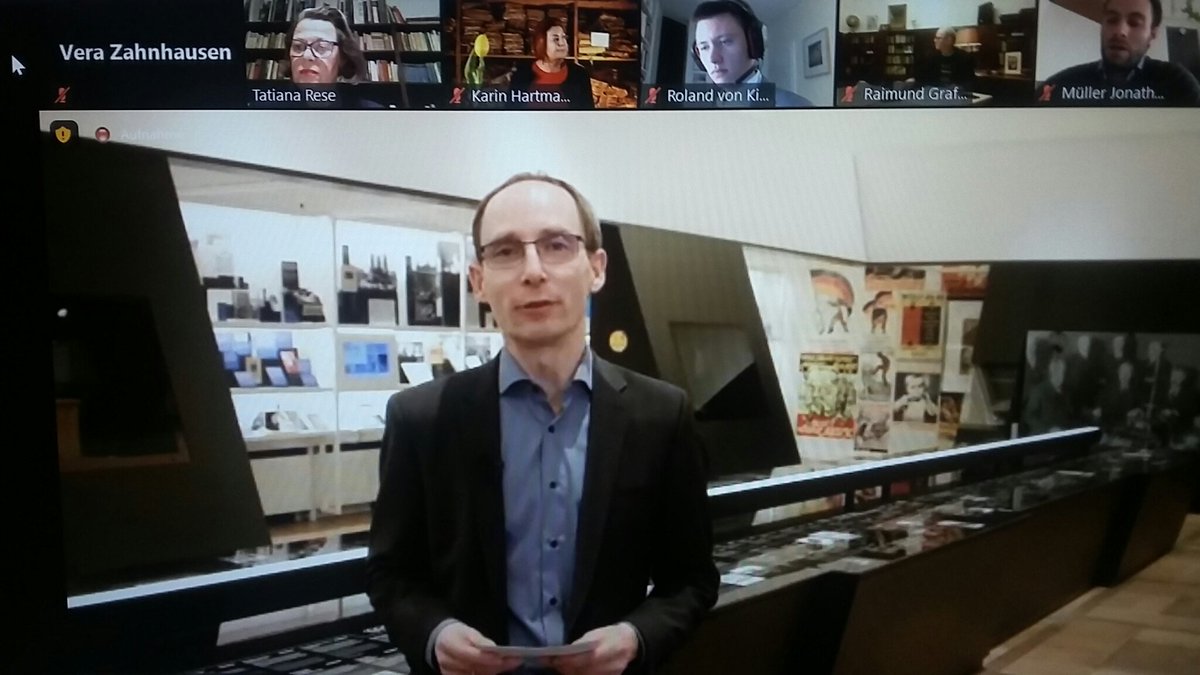 BundesarchivD's tweet photo. Jetzt live: Jubiläumsveranstaltung zum #TagderWeimarerRepublik aus dem @HDWR_Weimar, moderiert von Stefan Zänker. Danke für die tolle Show!
#TdWR #Demokratie #dasBundesarchiv https://t.co/PDs0sUkWZv