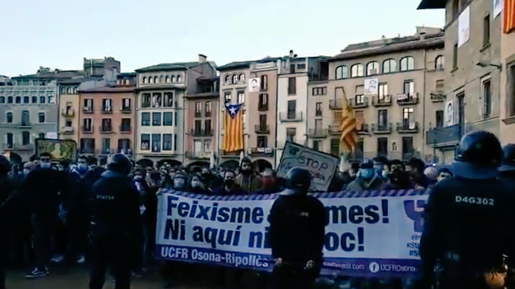 Marc_Bav's tweet photo. De 26 Maig 2012 a 6 Febrer 2021. 10 anys de lluita antifeixista aconseguint el carrer Guillem Agulló i expulsant PXC de l'Ajuntament. Gràcies a molta gent anònima que sempre s'ha aplegat sota una consigna: unides contra el feixisme. Gràcies a la gent, avui ho hem tornat a fer! https://t.co/tUpz3aAhgN