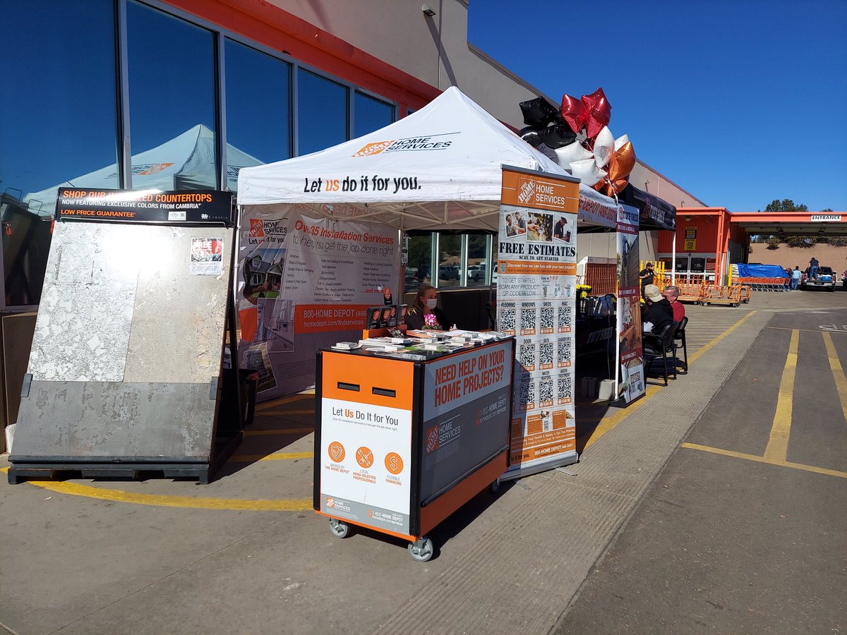 KatieBa68077096's tweet image. Duane and Deirdre working the services event
Winning with TuffShed and HDE windows
#D328SpecialtyPride #PMDWinsWithServices @PabstBen @ShawnMinkner @dmsheds @HaroldTHD