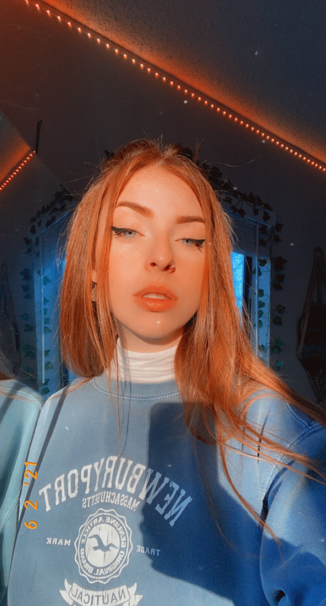 2 pic. Nothin much just a ginger in the sun https://t.co/XV0DUxBX8P