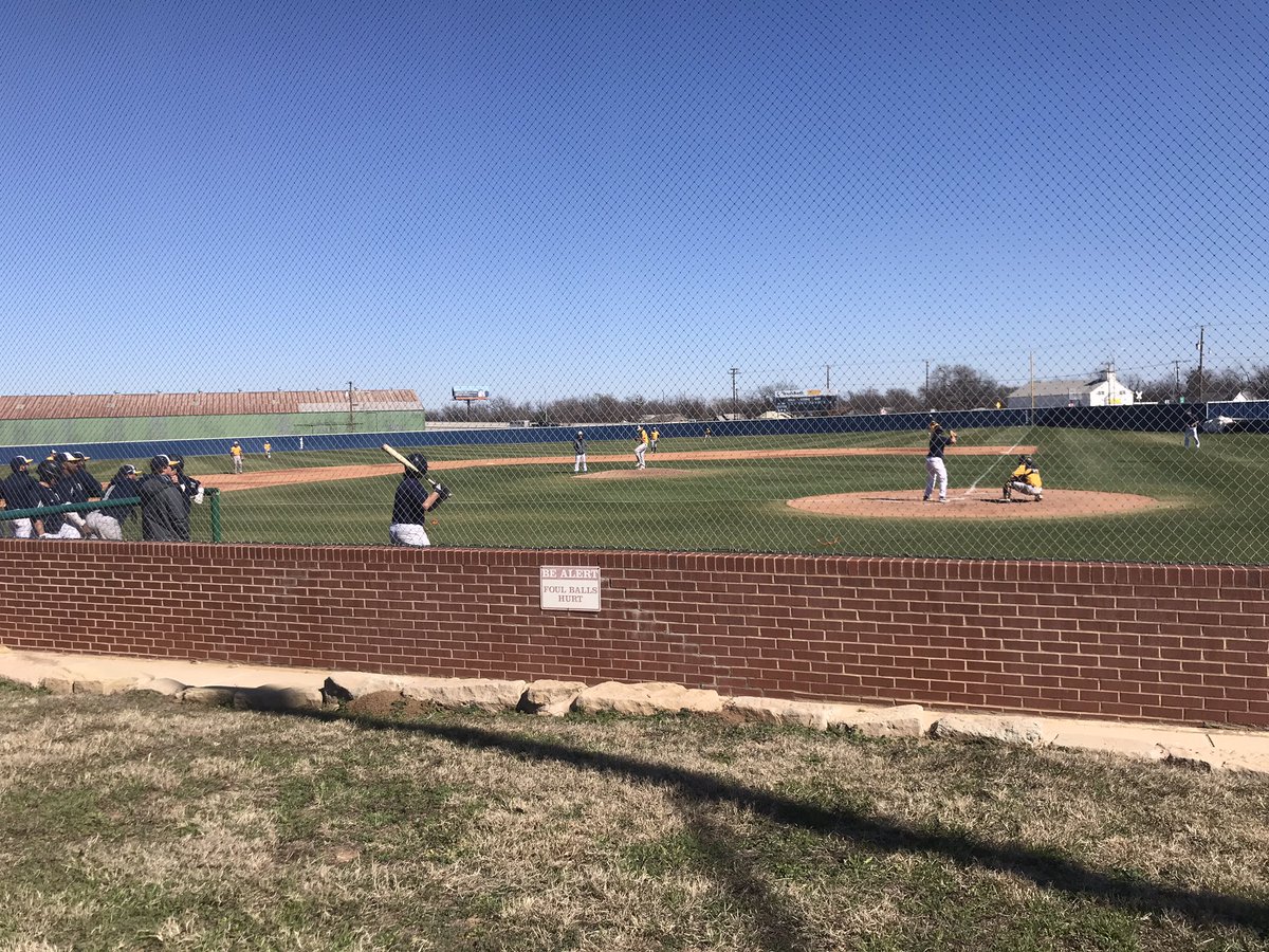 Lynn03Katrina's tweet photo. Watching HPU baseball scrimmage. Getting ready for @HPUhardball to start their season next weekend! https://t.co/O6lSoFcpPv