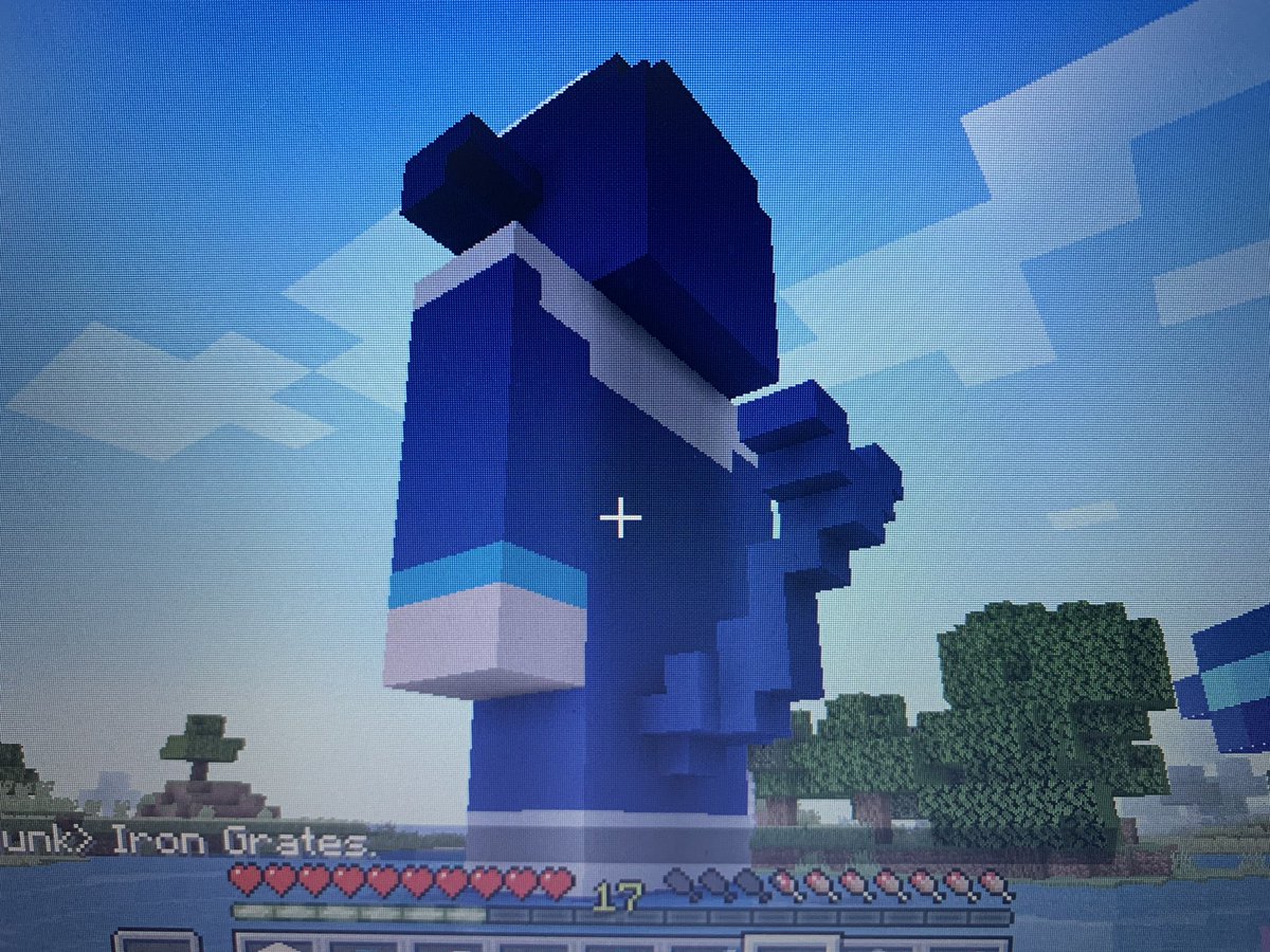 Plasmajab1's tweet photo. My friend made this #GawrGura statue in minecraft. Including the tail! https://t.co/M9gLeliNIJ