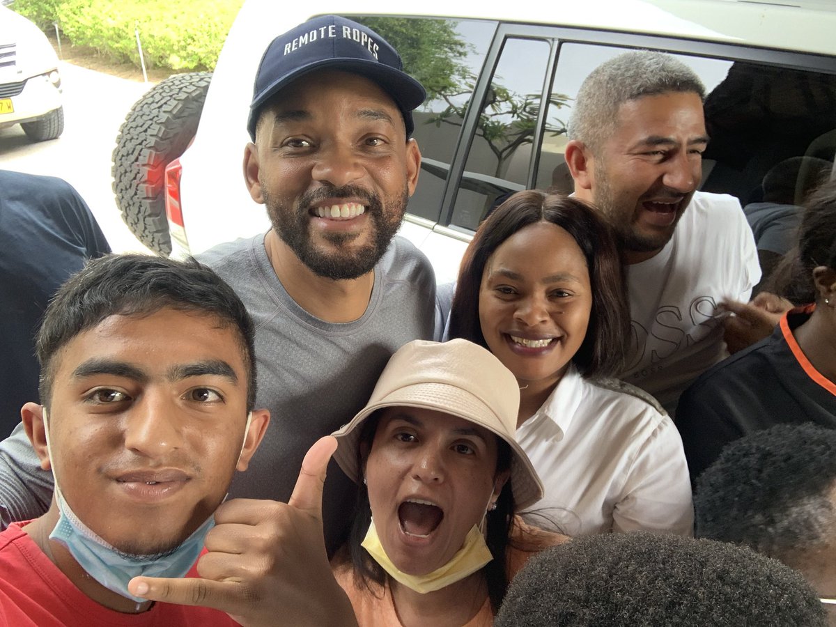 Ziemie92's tweet photo. Met Will Smith Today🤩🤙🏼 #WillSmithInNamibia #WillSmithExploreNamibia #willsmith #Namibia #namibianews #Africa #namibian https://t.co/v6l0LQBAi6