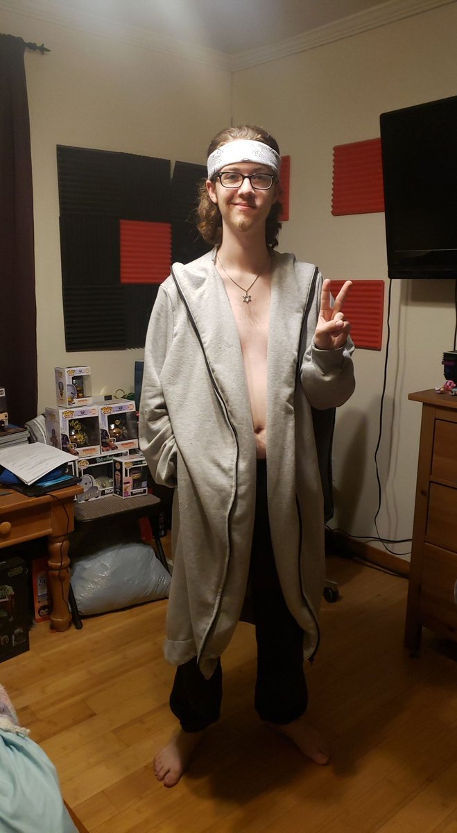 RatSlayer01's tweet photo. @idealbraintonic No shirt cuz I threw this on right after I woke up 😅 https://t.co/EEku8rrR6o