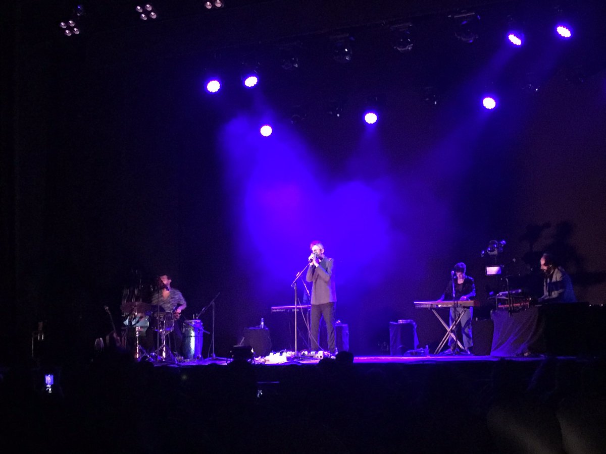 ArturoLezcano's tweet photo. “Forza Dépor, mañá gañámoslle ao Coruxo!” berráronlle varias veces a @xoellopez hoxe no seu superconcerto en Madrid e non sei que cousa nos meteron no miolo e cando chega a vacina ou é así pra sempre (retórico). https://t.co/D85BwSC6Q4