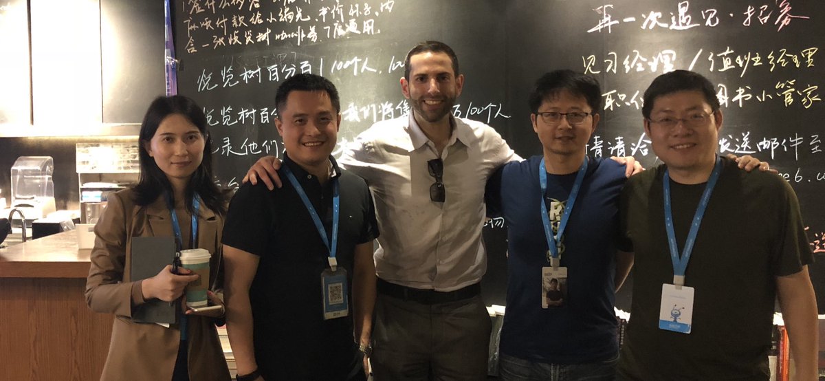 3/ There are hints all over and these connections definitely make sense to me.With China's connection echoing loud + some great research by the  $MRPH community, they found a 2018 post from the  $MRPH CEO with "Zheng Xu" & "Hui Zhang".Here's the tweet:  https://twitter.com/danmorpheusceo/status/1052956995257593857?s=21