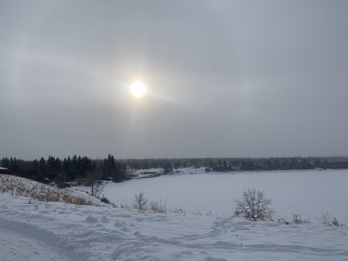 Newsbob's tweet photo. It was cold at Glenmore today, I was warm so it was a balance. Always a great day to be outside. #yyc #coldiness https://t.co/z5uVViy21a