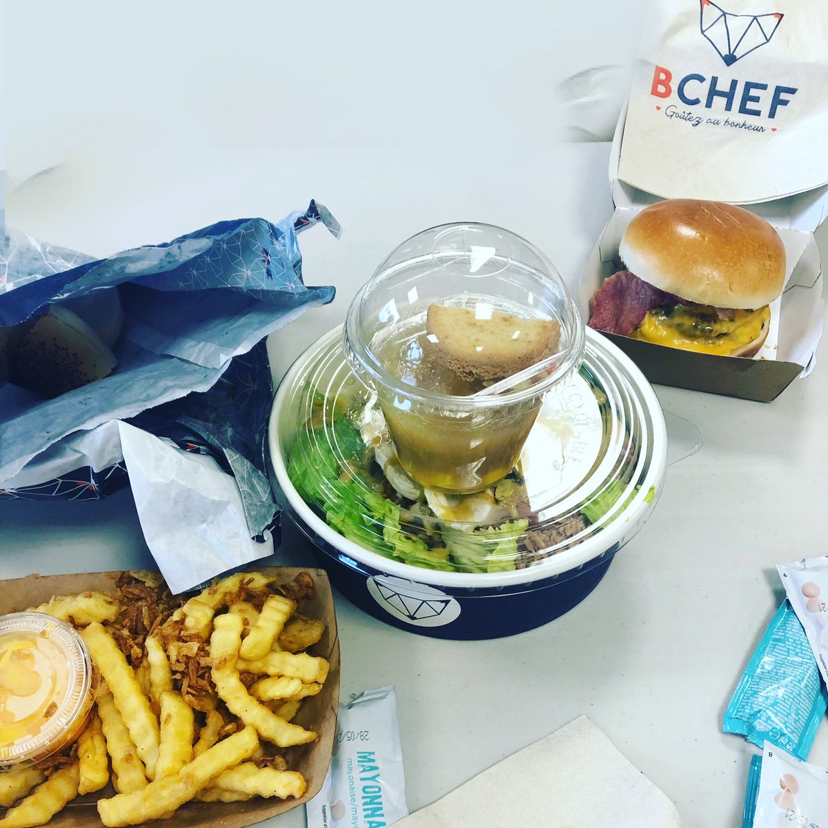choletfc's tweet photo. 🤝PARTENARIAT🤝
Toujours autant ravis de commander chez notre partenaire BCHEF Cholet 🤗😋
Un vrai régal !
Alors n’hésitez plus et commandez vite 🤩 à emporter ou en livraison
#cholet #cfc #photo #pic #picoftheday #picture #instagood #instamoment #partenariat #bchef #food https://t.co/SckmLvJFNu