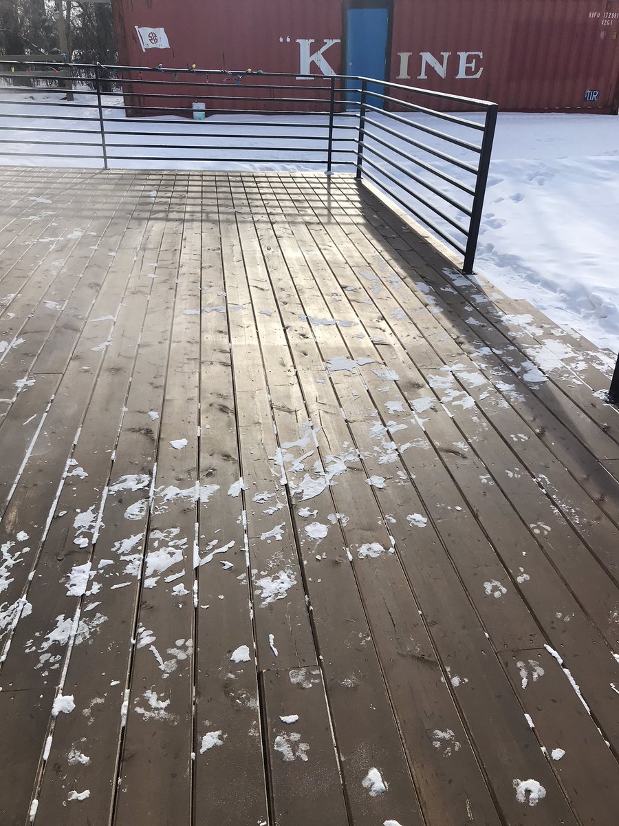 mackay_mitch's tweet photo. @kyleparsons39 @mackaymorgan Gotta get to it before everyone walks all over the damn snow! #snowprobs https://t.co/2dZl1bdIf3