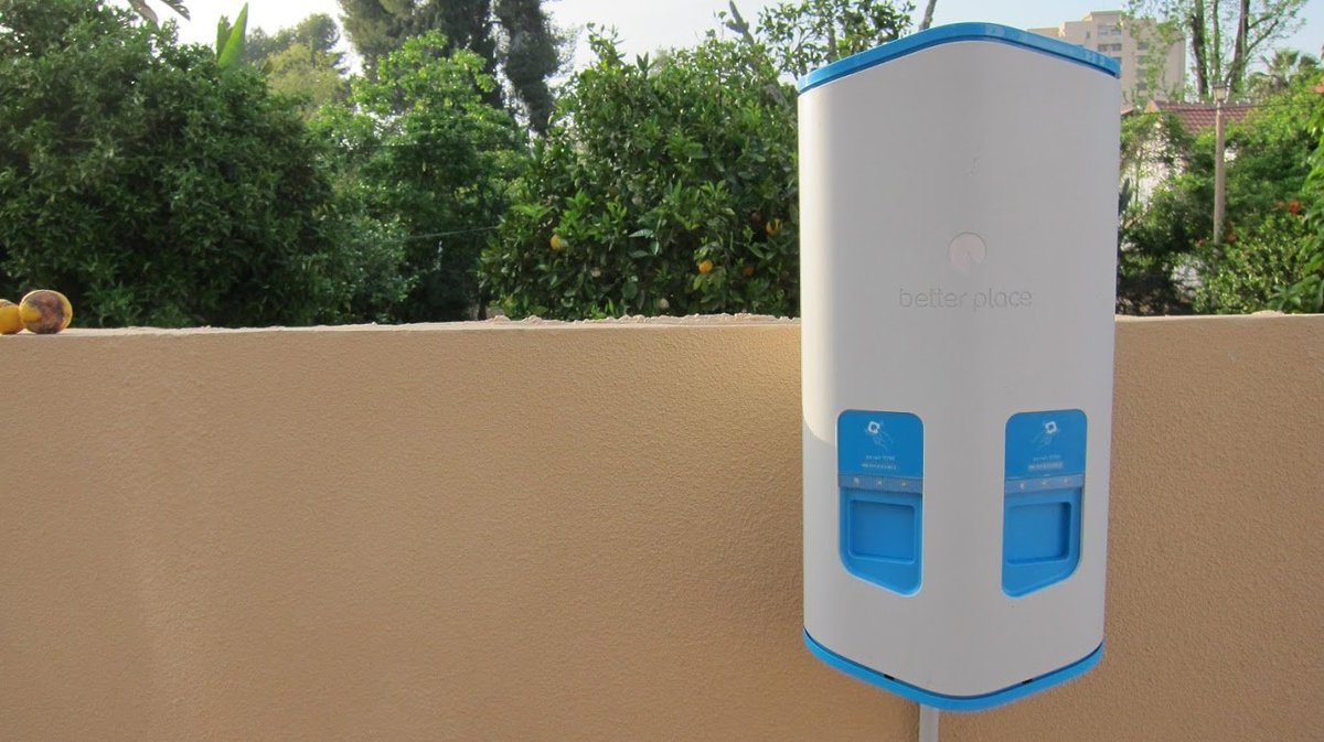 5/ So they decide to explore. They reach out to some startups, including Better Place, to learn more. We had developed this pretty slick (but I'm biased) "Charge Spot" - we had street versions and home garage versions, indoor and outdoor, and they were all developed and real.