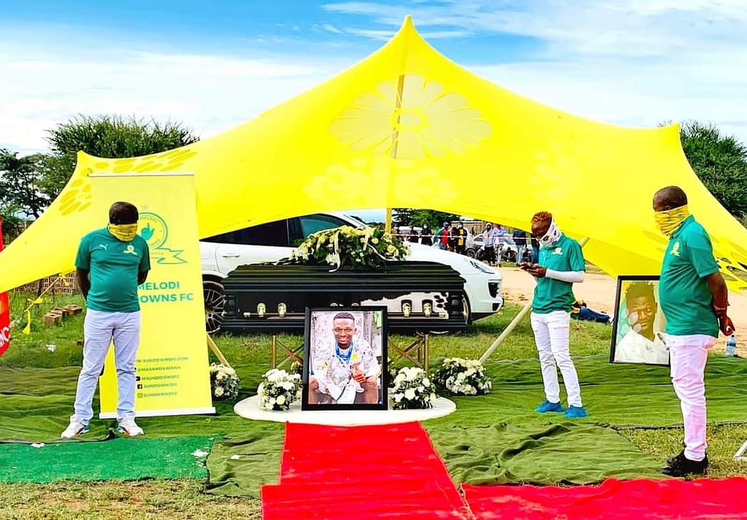 ProsportInt's tweet photo. Today we said farewell to our late brother Motjeka Madisha
Goodbyes are not forever. Goodbyes are not the end. They simply mean "I'll miss you, until we meet again!" โค๏ธ
#RIPMadisha https://t.co/Bodi0iDNM2