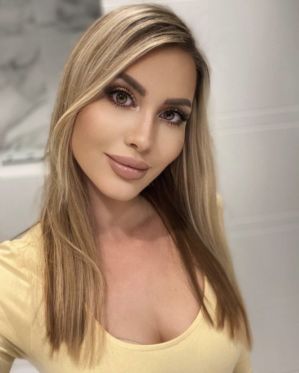 EvaLutz's tweet photo. Selfie time 📸 

#blogger #austrian #eyes #hazel #face #blonde #evalutz #missevalutz https://t.co/EdVXexlNXy
