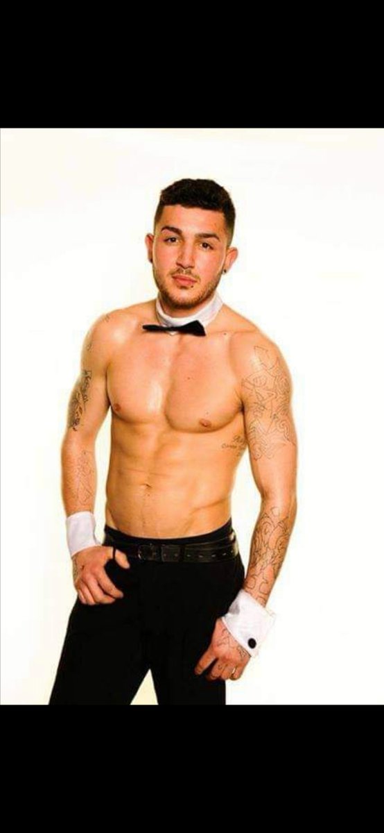 RomanChance28's tweet photo. 😂 Throwback to my first photo shoot, 19 years old just before my first ladies night.. Good memories! https://t.co/B9Tc5ebNiS