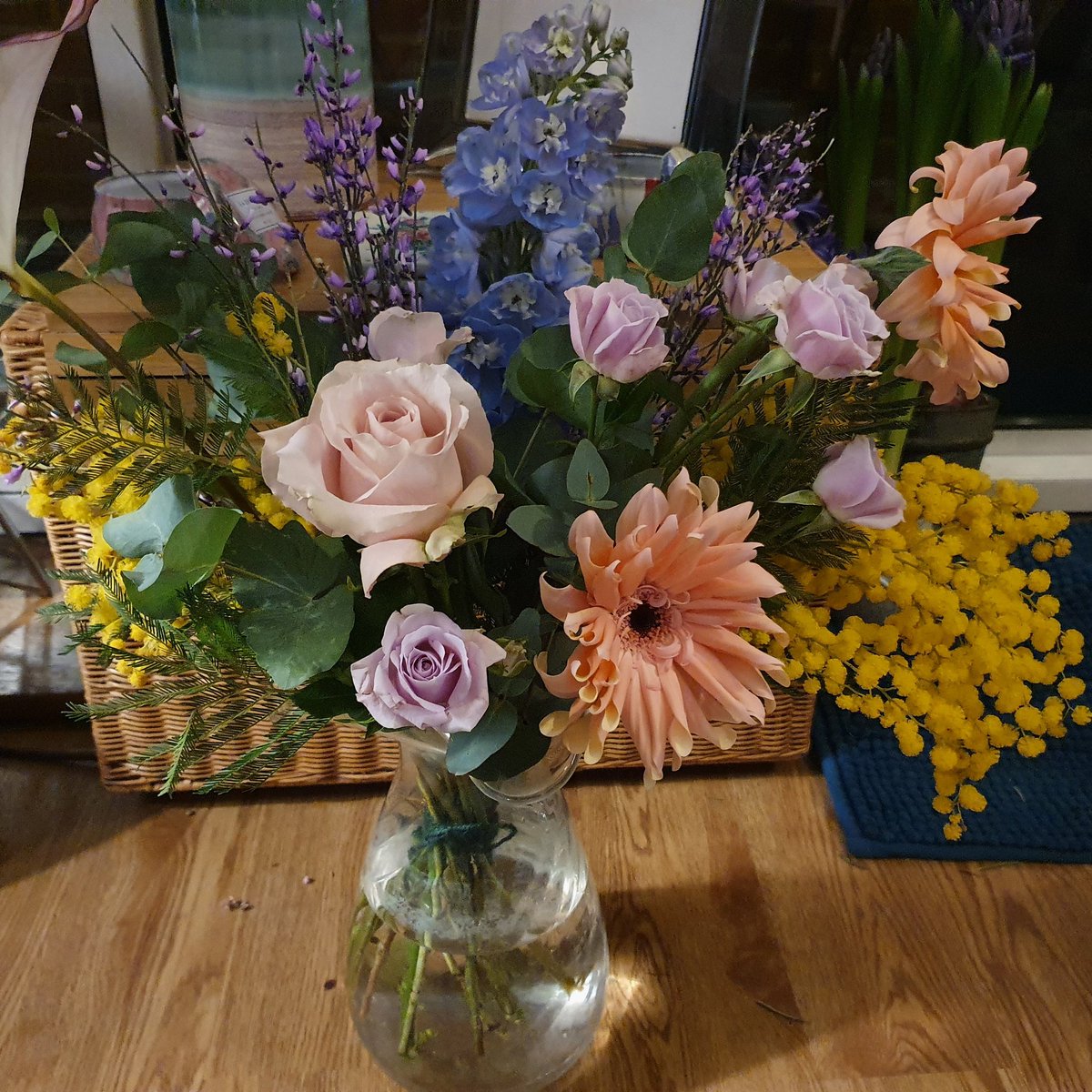 dawnisapetal's tweet photo. Thank you for my beautiful flowers @Blossom_Threads @nadia_roses https://t.co/izc2wBbNq2