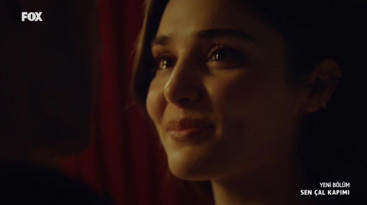 divs_429's tweet photo. their meaningful conversation; him listening to her Apollo story; his soft touch,she looking for a hope in his eyes, their pain broken heart and tears 
fireplace scene between edser was heartwrenching 

Incredıble performance #HandeErçel #KeremBürsin
#kalpunutmaz #SenÇalkapımı https://t.co/6tne4zUbq7