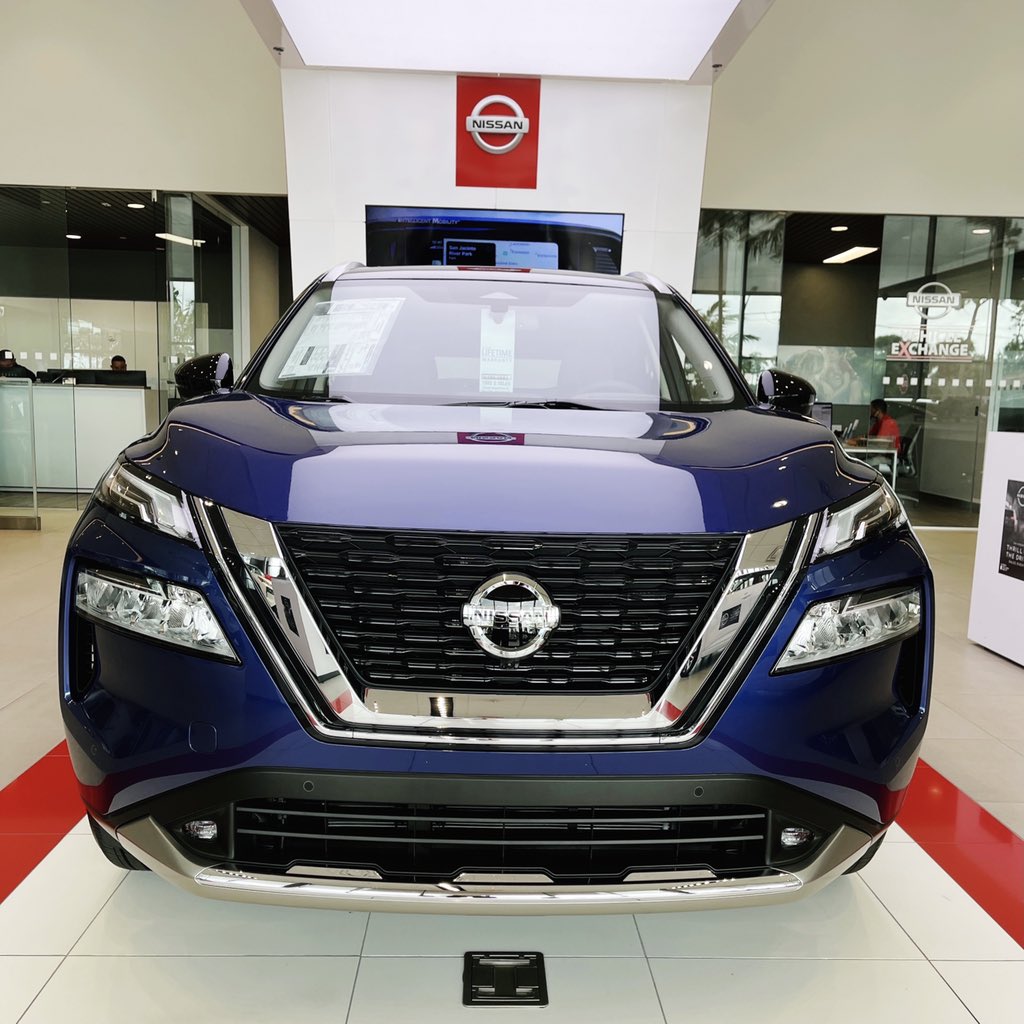 GreenacreNissan's tweet photo. Make a powerful impression with the newly redesigned 2021 Nissan Rogue 😍✨ #GreenacresNissan #NissanRogue #FreeTestDrive #WeMakeItEasy https://t.co/5sYdyOLl4j