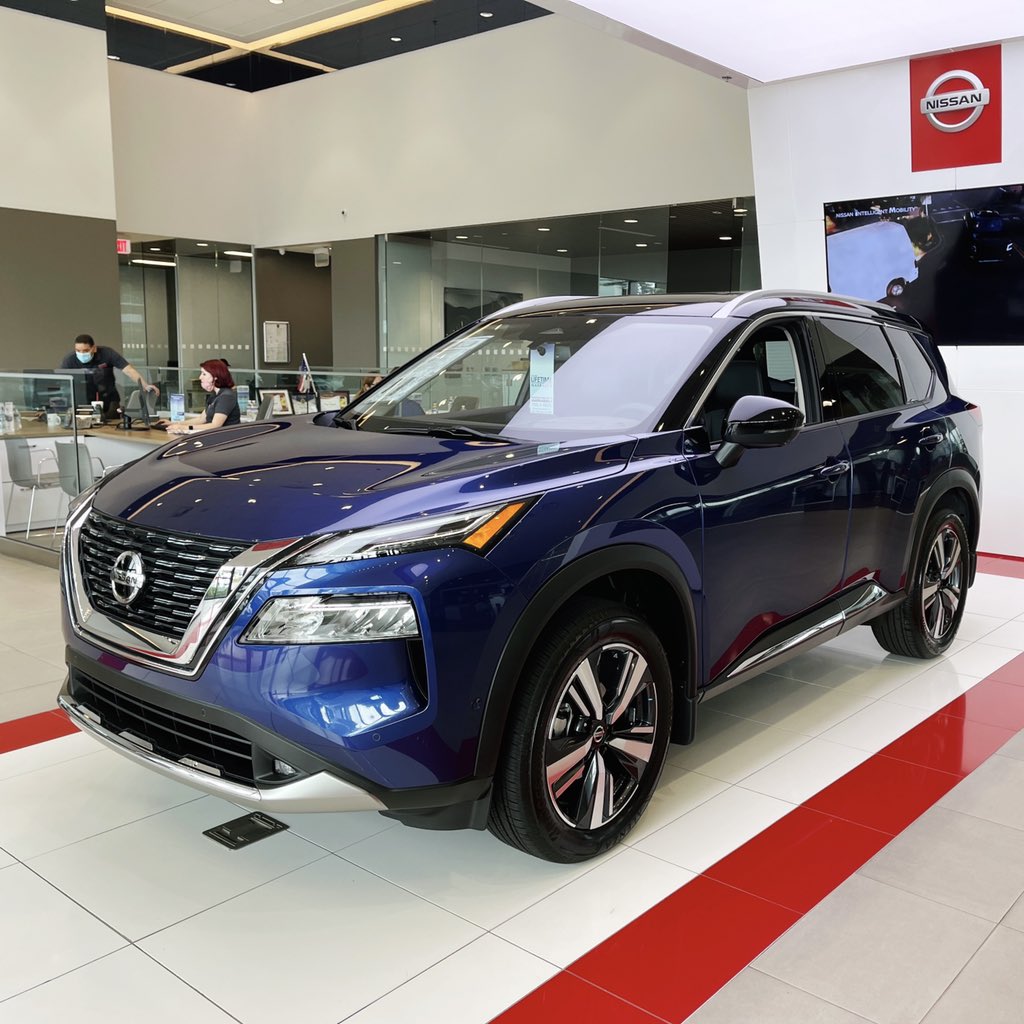 GreenacreNissan's tweet photo. Make a powerful impression with the newly redesigned 2021 Nissan Rogue 😍✨ #GreenacresNissan #NissanRogue #FreeTestDrive #WeMakeItEasy https://t.co/5sYdyOLl4j