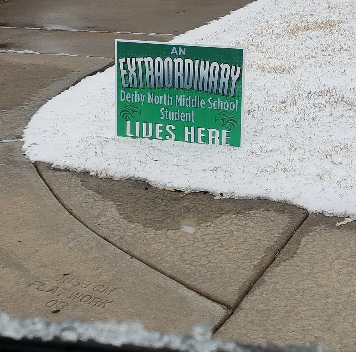 EducatorTPorter's tweet photo. Out delivering yard signs to @DNMSFalcons student's of the month #FalconPRIDE #FalconTALENT https://t.co/ovcjEwolli