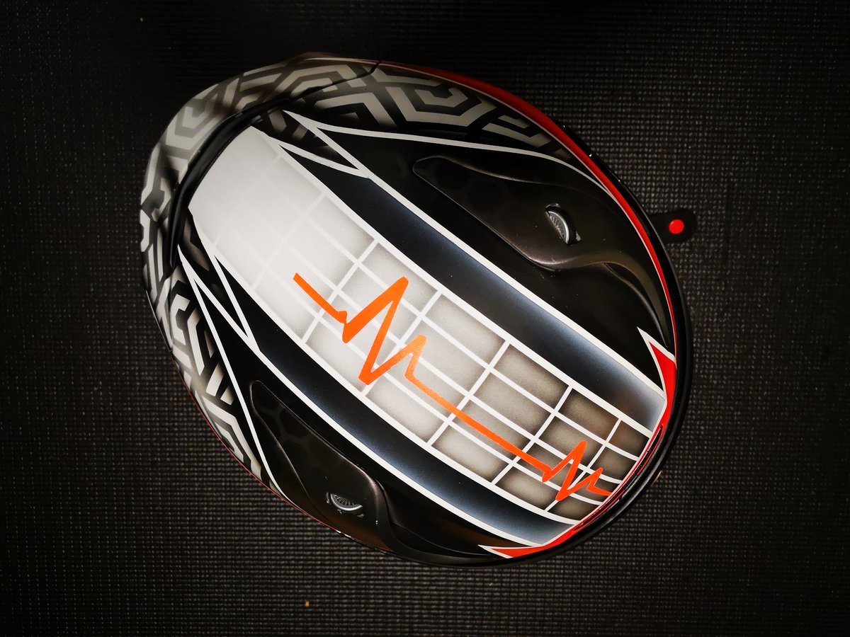 gingapaint's tweet photo. Been paintin' #helmet #airbrush #iwata #prolinepaint https://t.co/3XM2qR26Bg