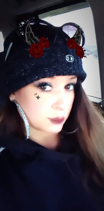 New exclusive everyday fun pics to sexy solo, BG and my best friends photos &amp; vid clips only @ https://t