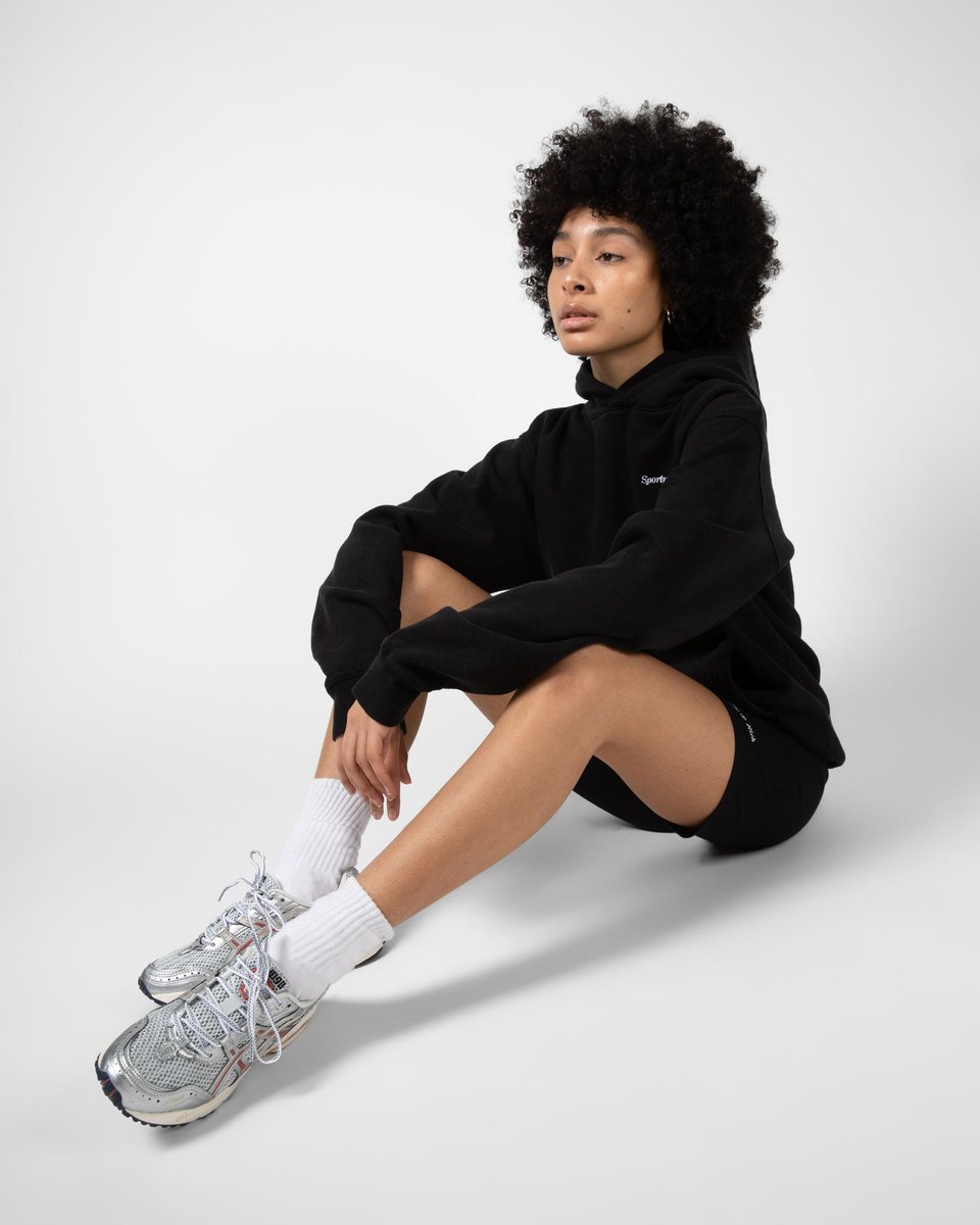 titoloshop's tweet image. NEW💫 Sporty And Rich Winter Drop is online now.
📲 bit.ly/39JfZxA

● Classic Logo Hoodie and Sweatpants "Black" 
x-small to large.
🔎HO072BK and SW072BK

#titoloWMAN
#sportyandrich
#winterdrop
#titolo