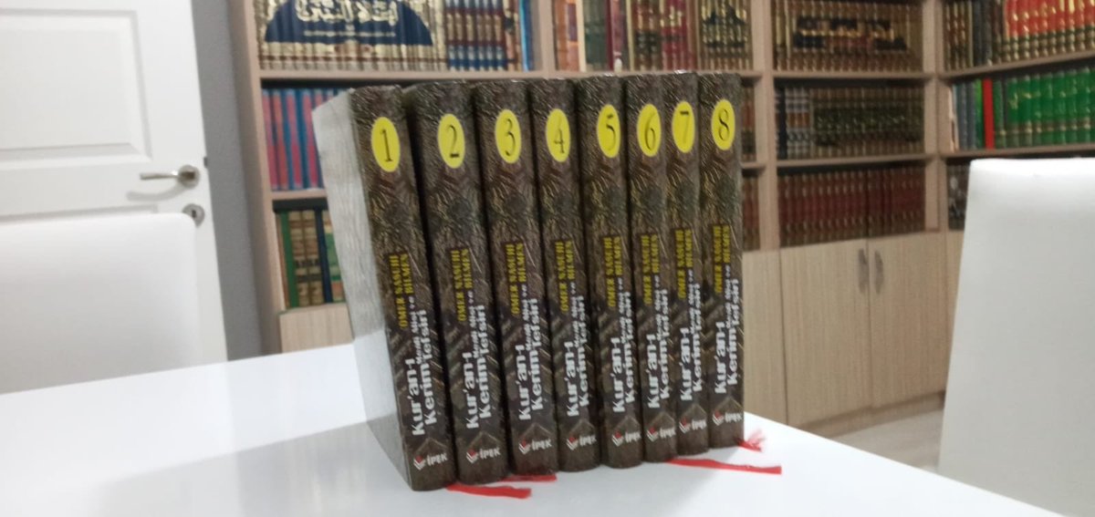 Kurtuluşumuz hayata aileye ve cemiyete Kur'an-ı Kerim'in hakim olmasındadır. Bunda zerre şüphemiz yoktur.

Taga destek olan kardeşlerimizden birisine Ömer Nasuhi Edendi'nin resimdeki 8 ciltlik tefsirini hediye edeceğim inşallah.
#AnayasamızKuranOlsun